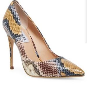 Steve madden daisie multi snake pumps